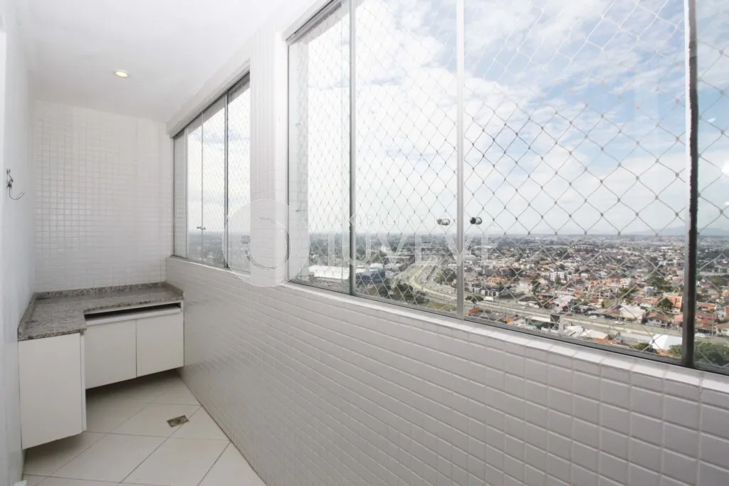 Apartment, 93 m², with a glass-enclosed balcony — photo 3