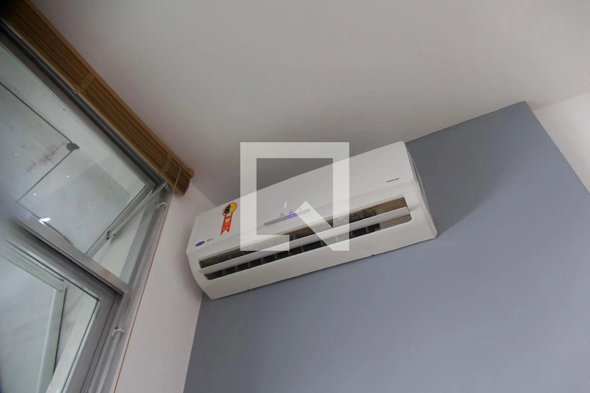 Unfurnished 1-bedroom apartment with a separate kitchen — photo 22