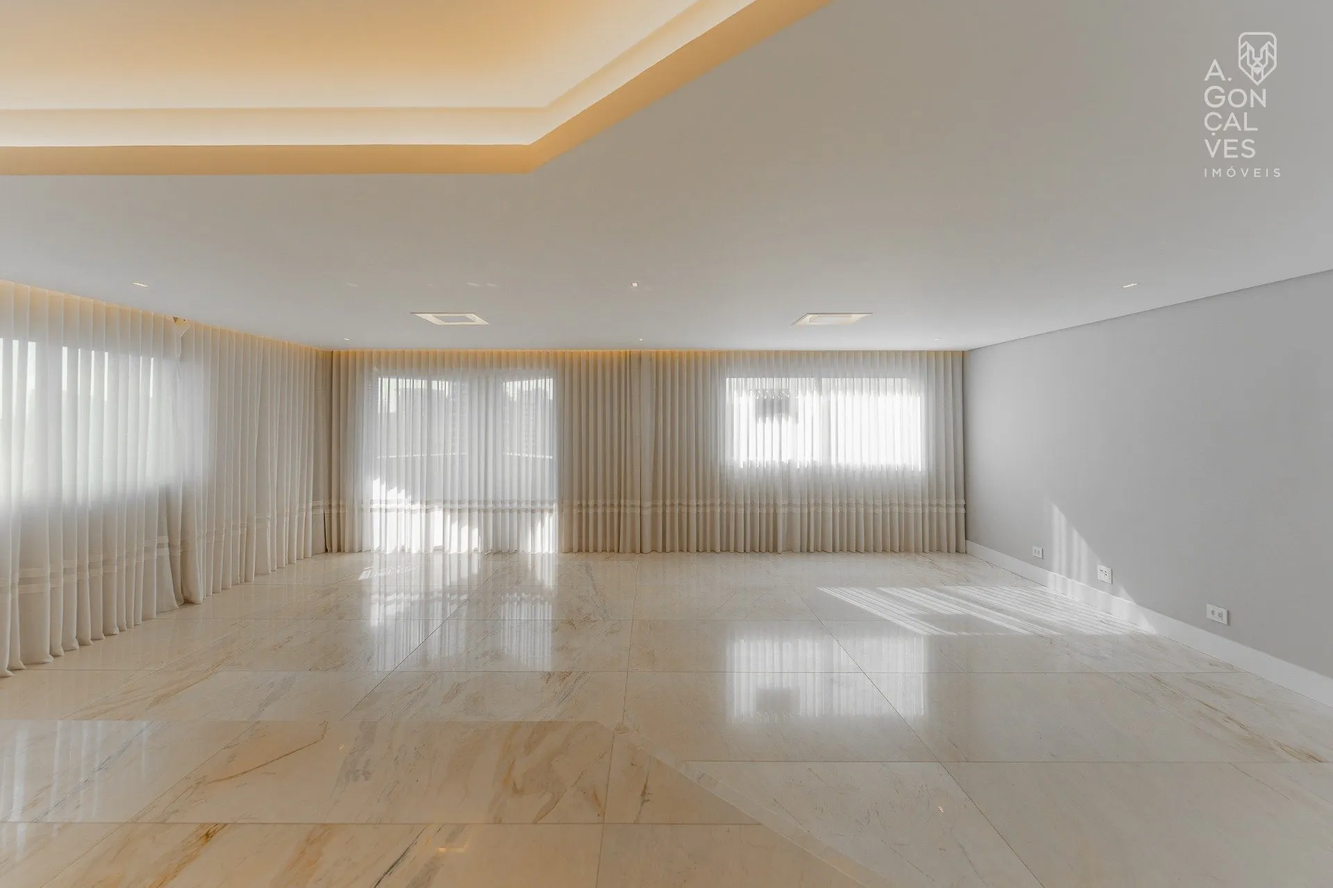 479 m² apartment with 4 bedrooms and 4 parking spaces — photo 8