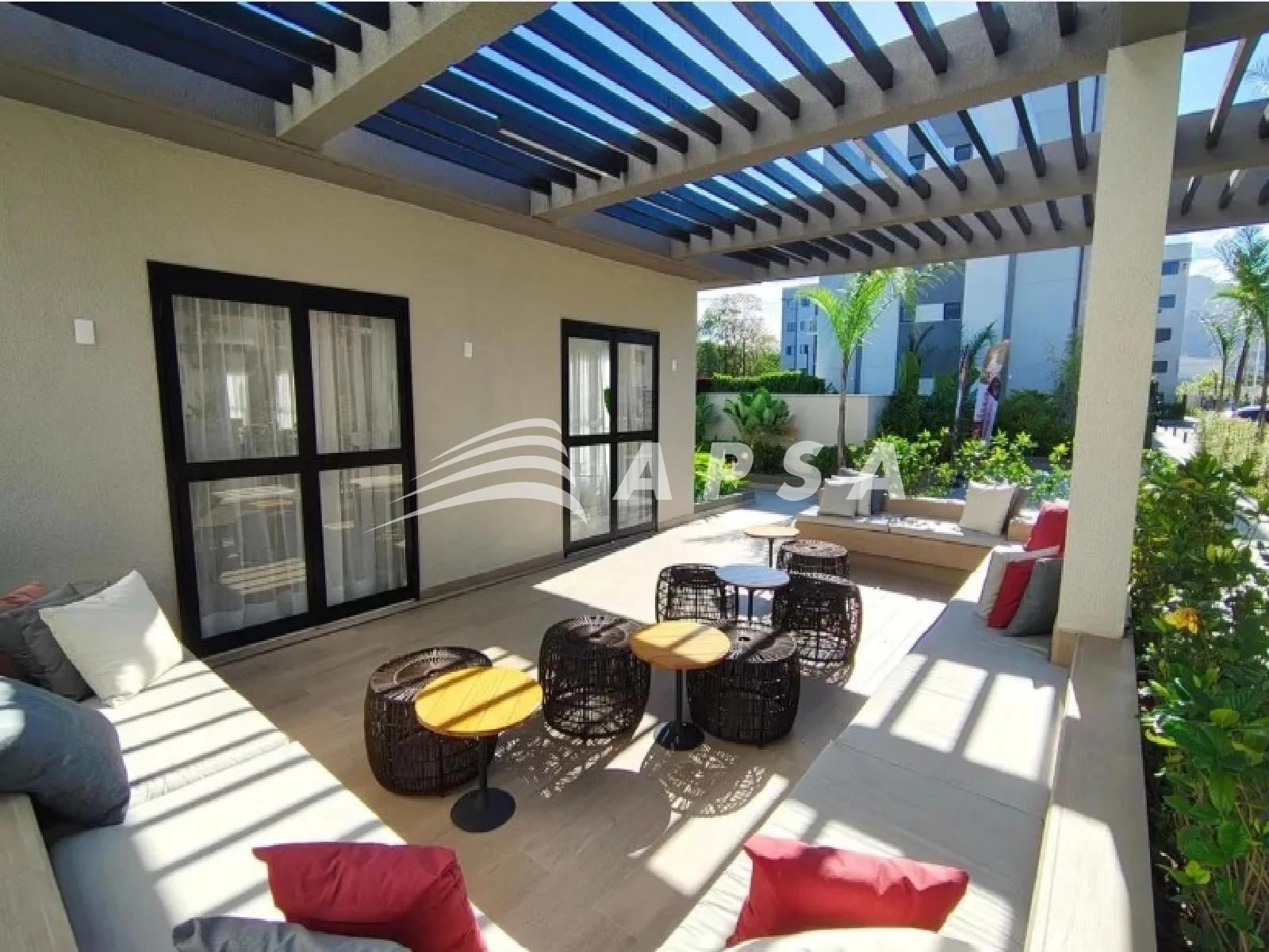 2-bedroom apartment with a private BBQ — photo 11