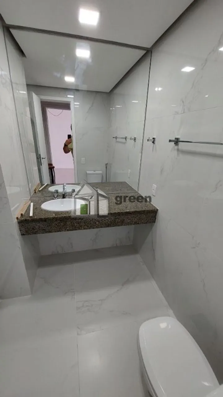Unfurnished 1-bedroom apartment with enclosed balcony — photo 10