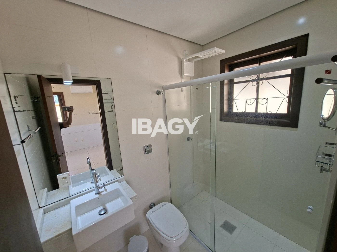 One-bedroom house with a mountain view in Florianópolis — photo 23