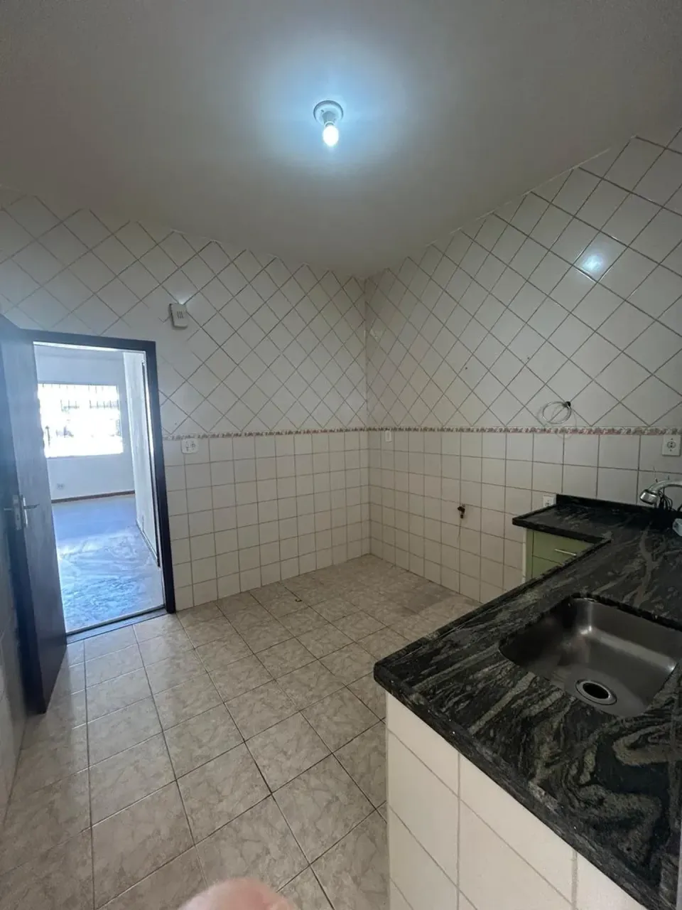 Unfurnished apartment with 2 bedrooms and 1 parking space — photo 2