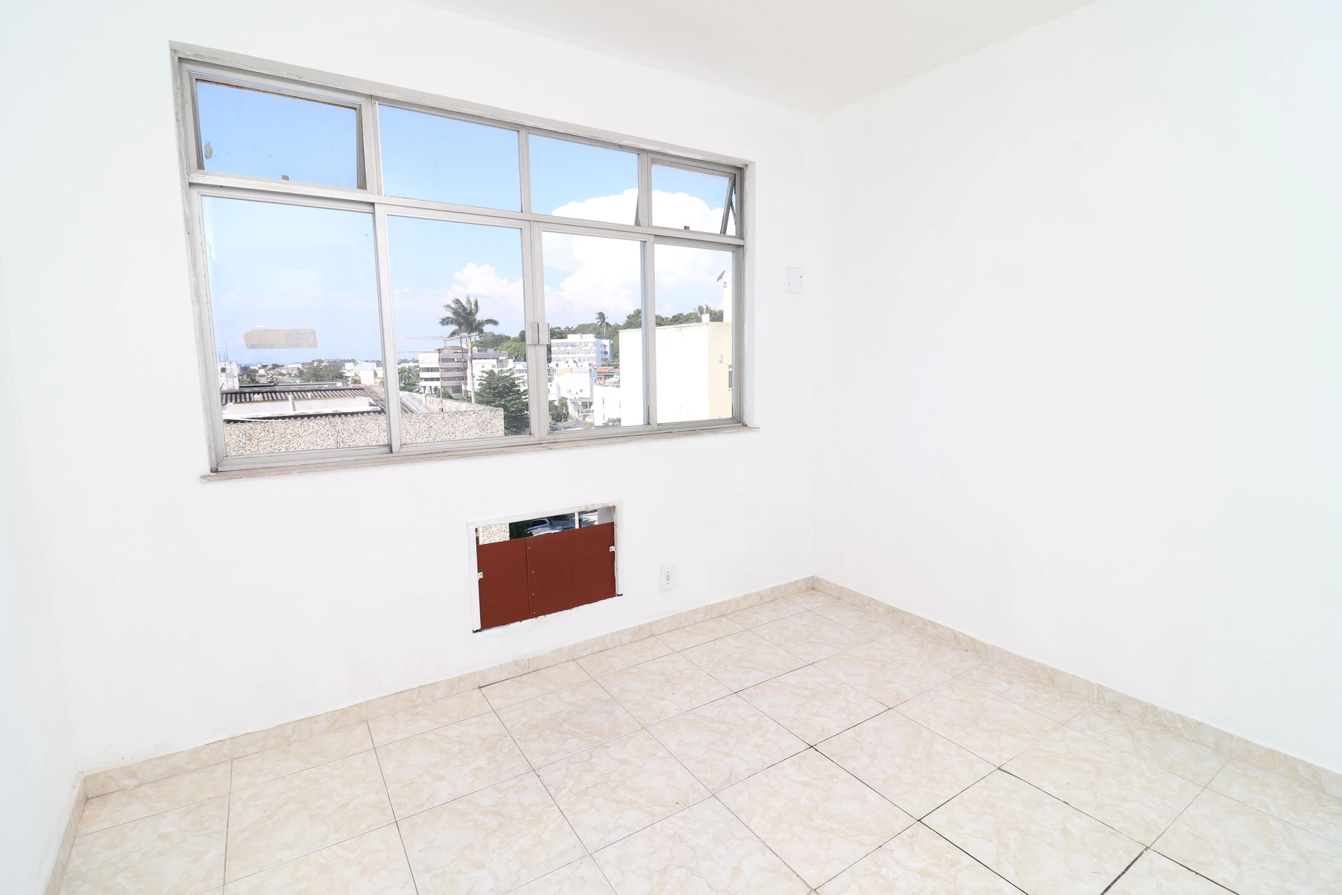 Apartamento com cozinha fechada e 2 quartos — photo 16