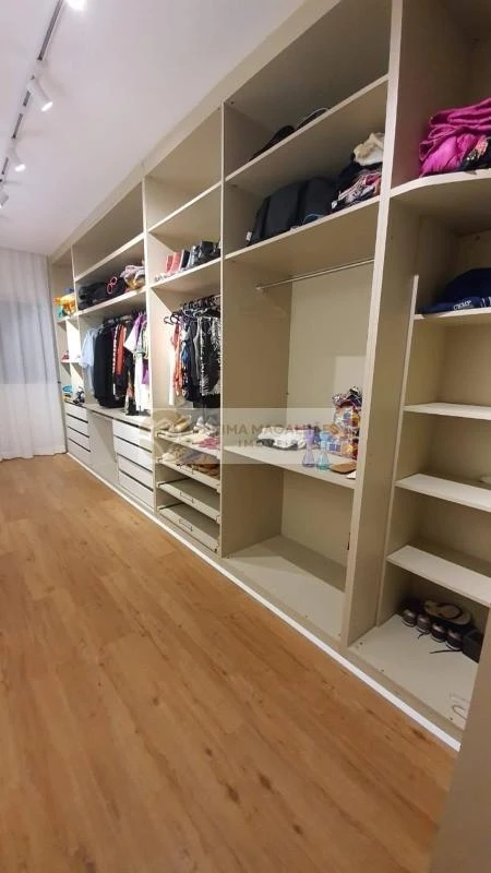Rental house with 4 en-suite bedrooms and 226 m² — photo 7