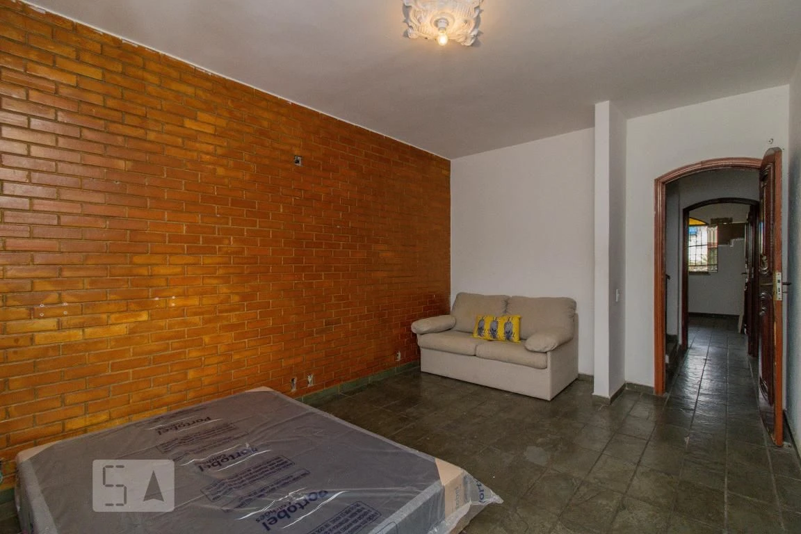 Rental house with 4 bedrooms and a private garden — photo 8