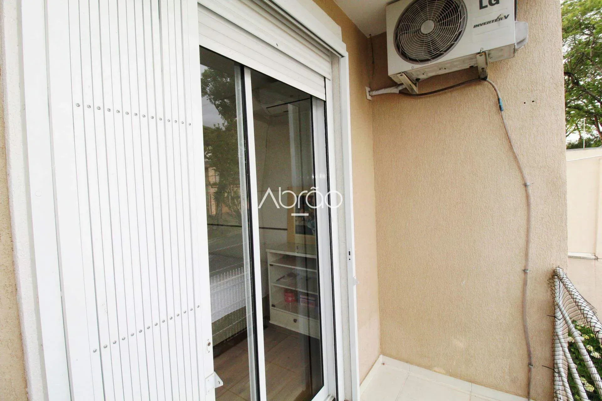 4-bedroom house with a private BBQ area — photo 27