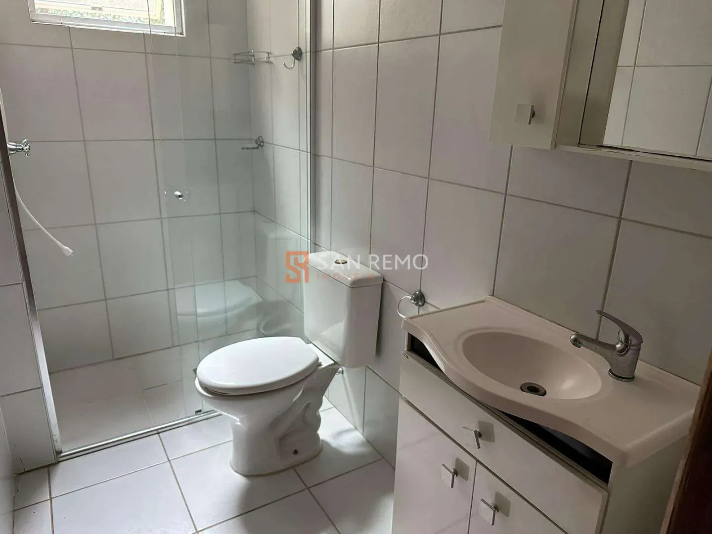 2-bedroom apartment in a building with a pool — photo 15
