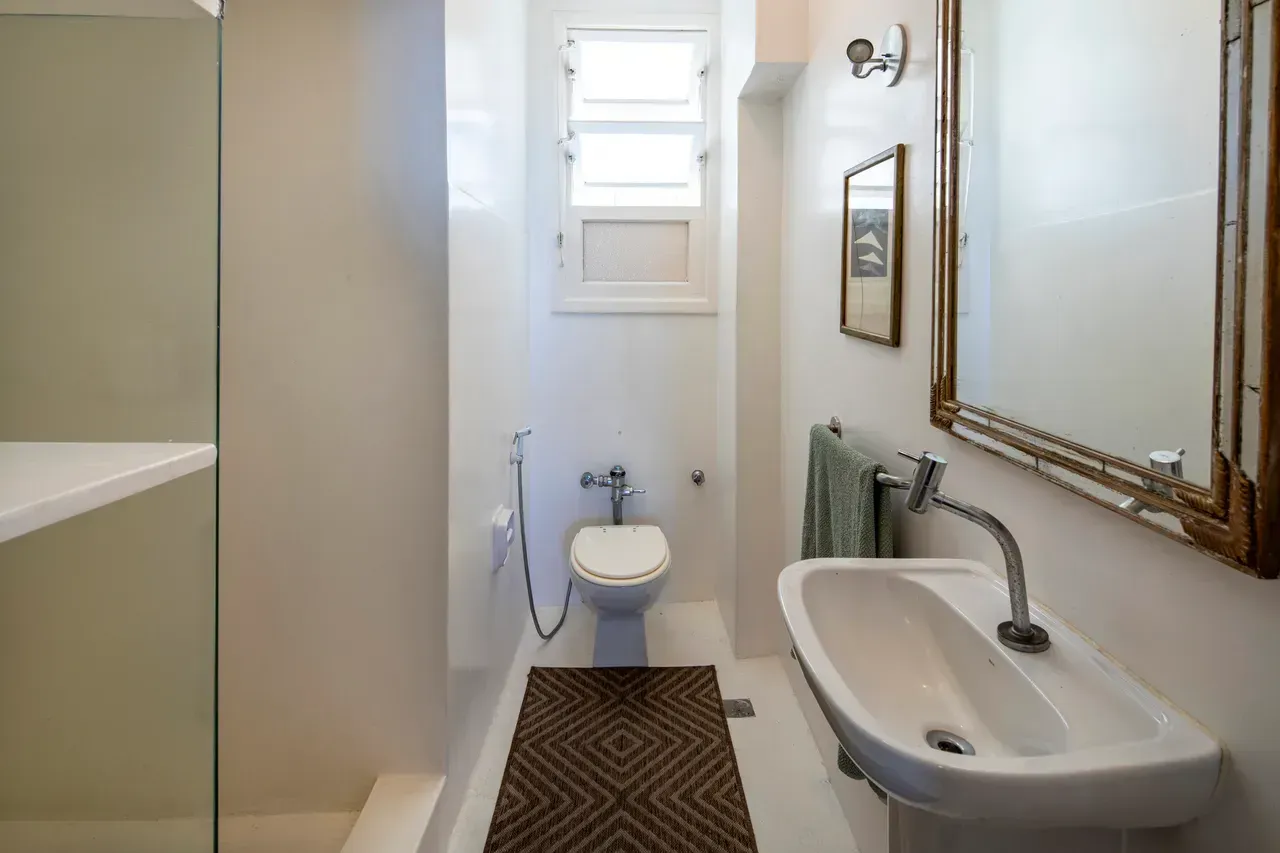 Furnished apartment with 3 bedrooms and a balcony — photo 11