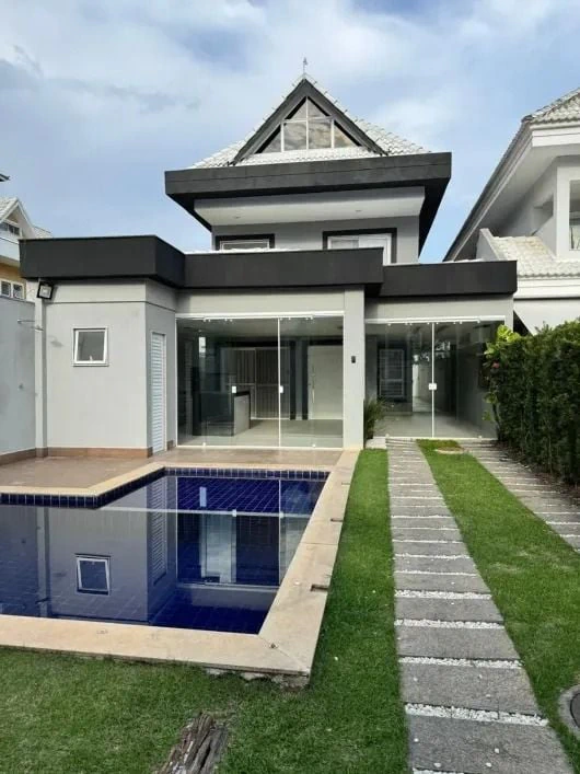 House, 350 m², with a grill on the balcony — photo 15