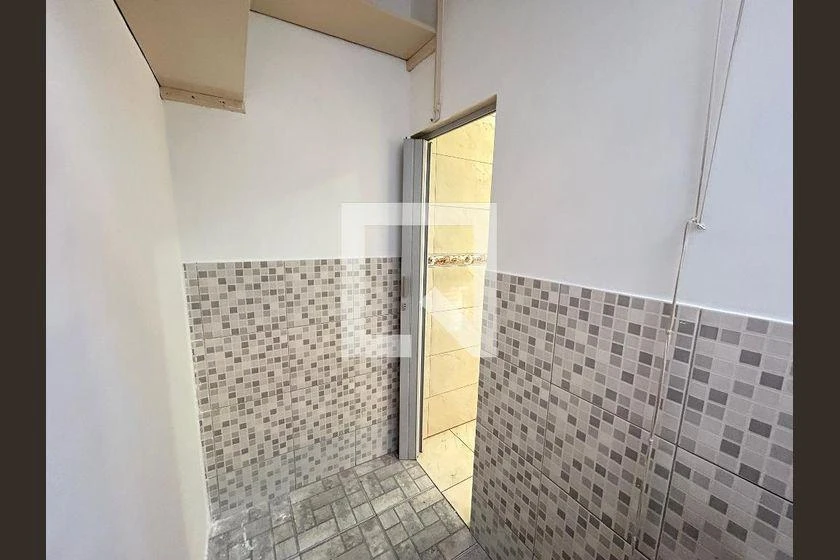 Apartamento com piso de madeira ou laminado, Pilares — photo 27