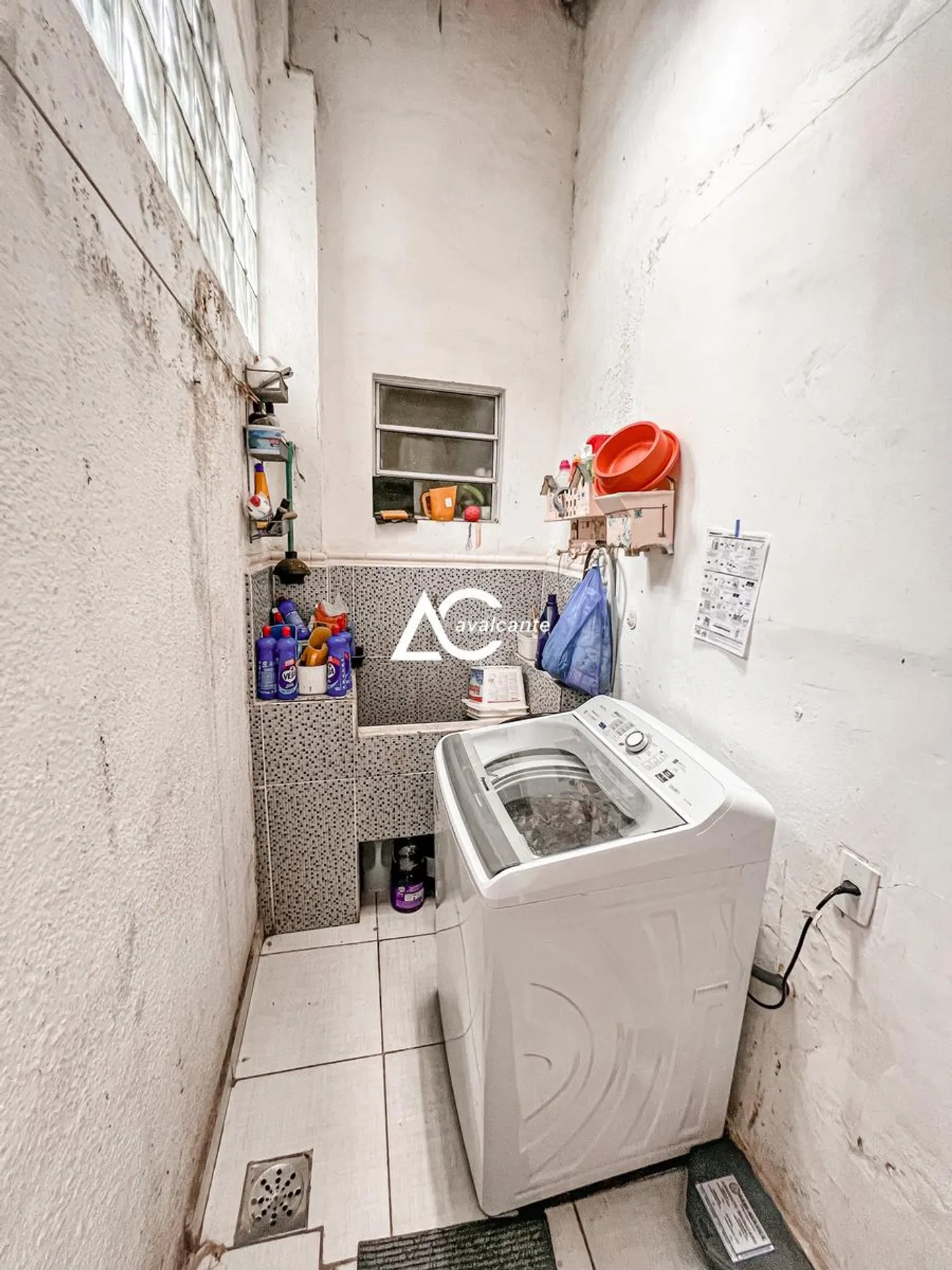 Washing machine in a 3-bedroom house, 360 m² — photo 10