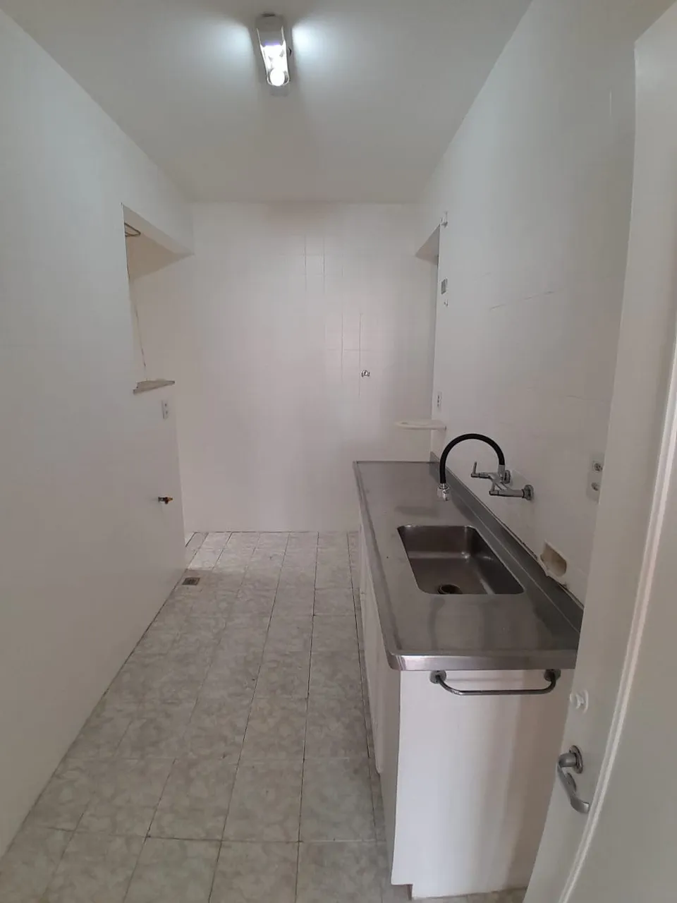 Unfurnished 2-bedroom apartment with a separate kitchen — photo 19