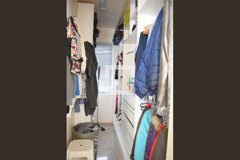 Condo house with 3 bedrooms and a built-in laundry setup — photo 9