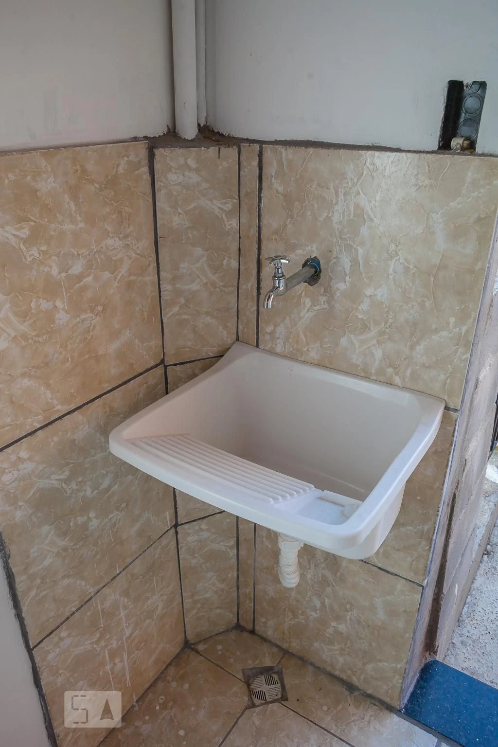 Furnished studio, 27 m², with a washing machine — photo 21