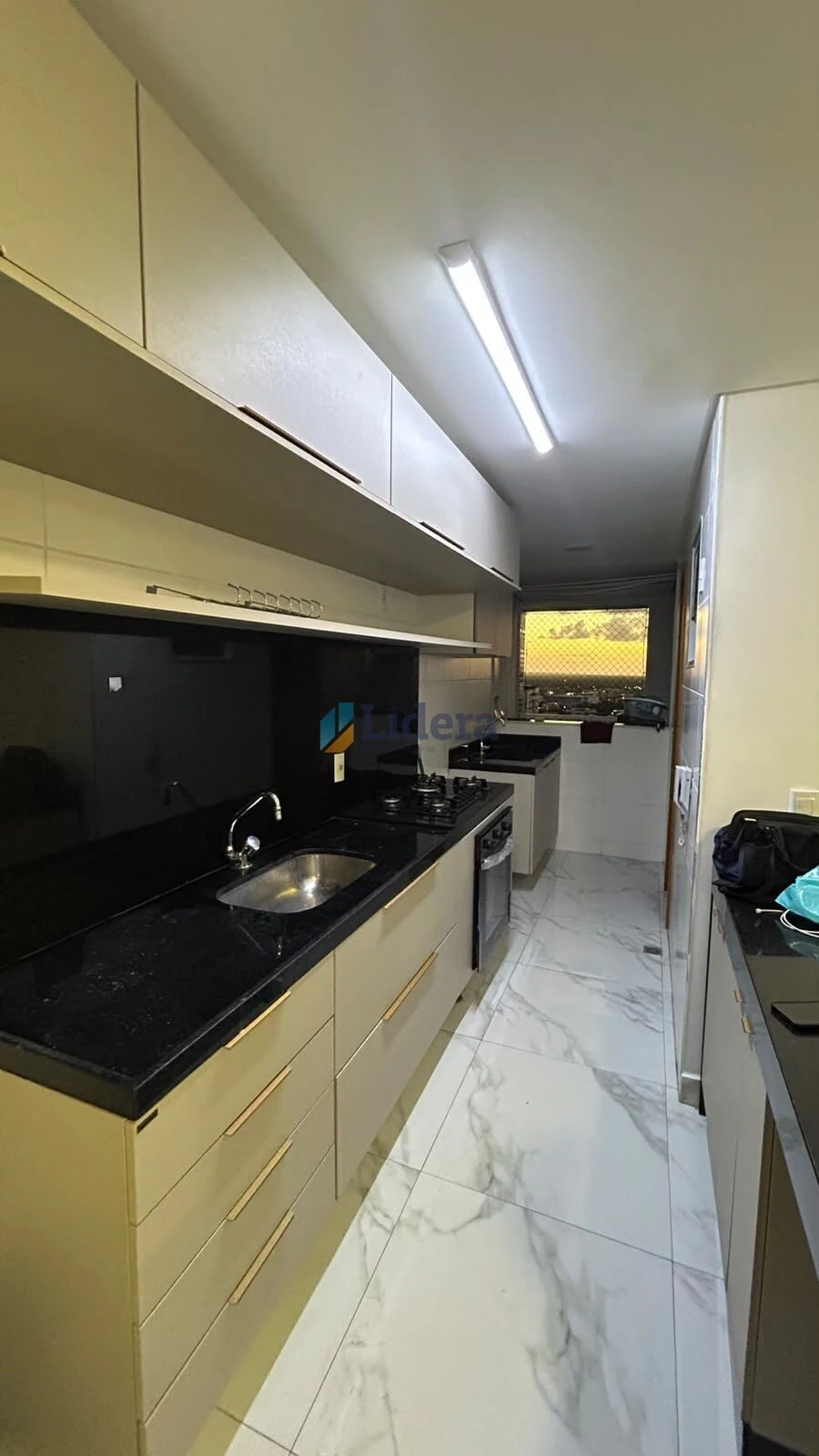 3-bedroom apartment in a building with a gym — photo 12
