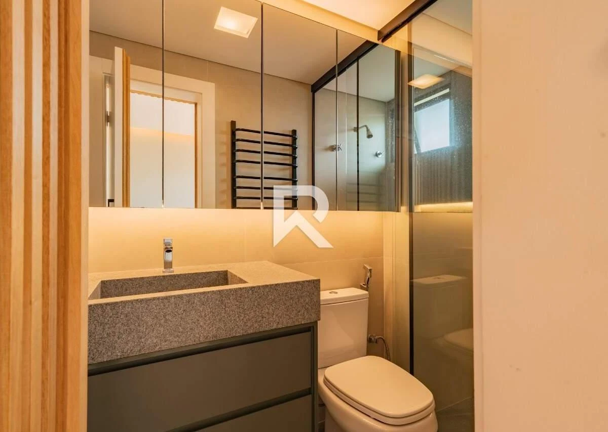 3-bedroom apartment with a walk-in closet in Curitiba — photo 5
