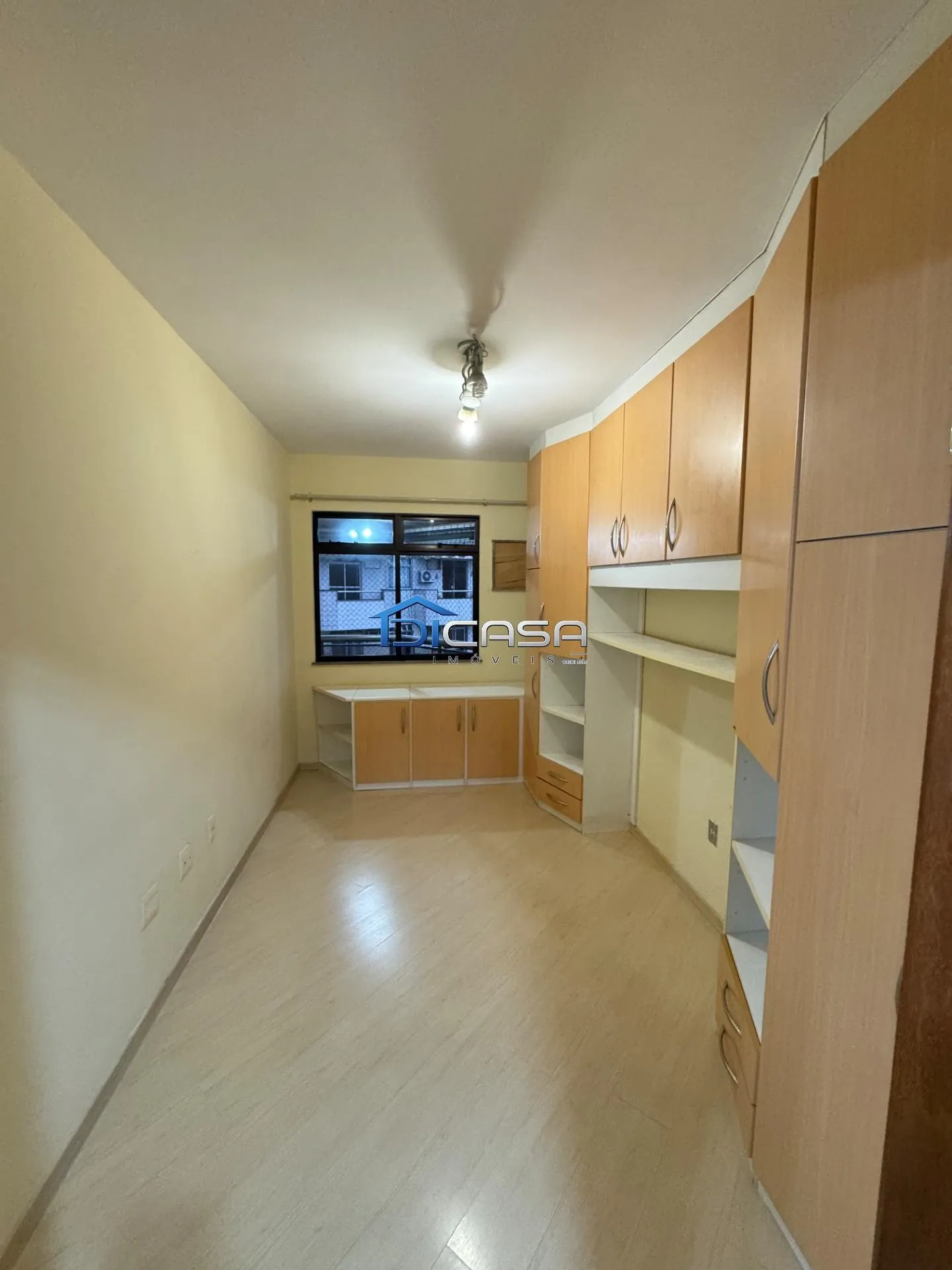 2-bedroom apartment with a walk-in closet — photo 8