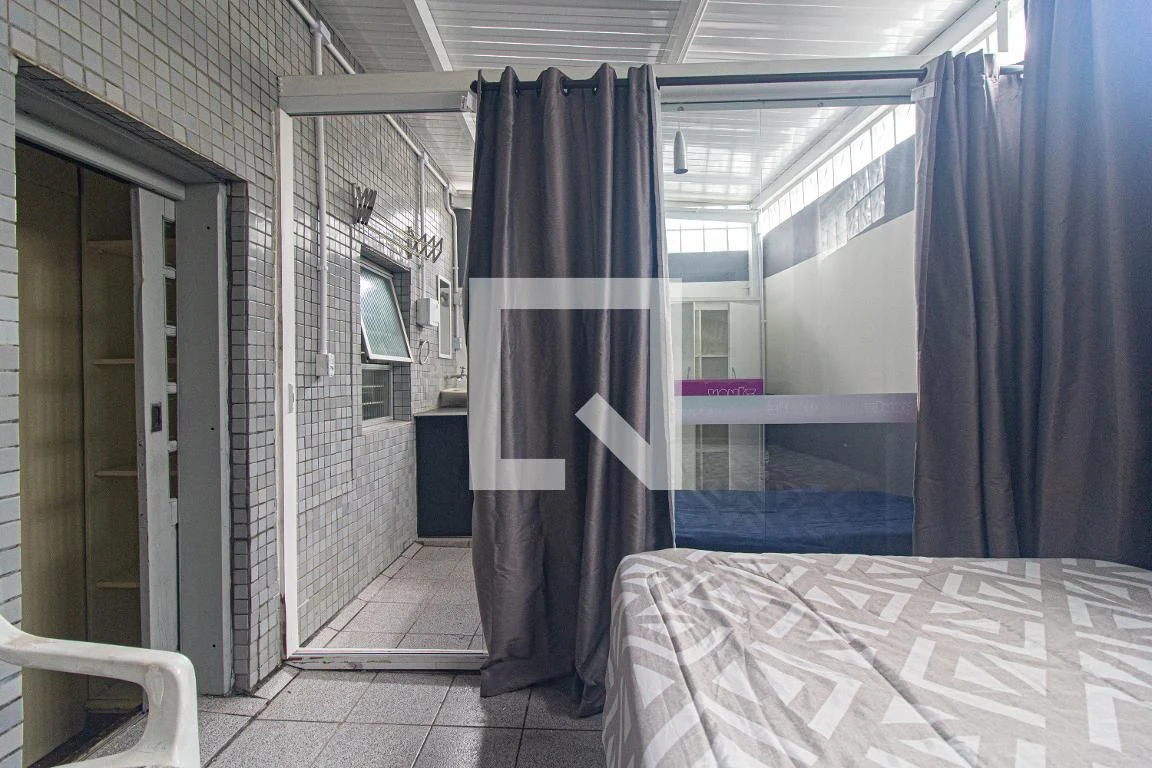 Furnished studio, 60 m², with a glass-enclosed balcony — photo 17