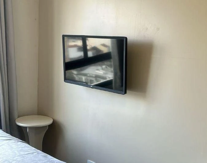 17 m² apartment with 1 bedroom, 1 bathroom, glass shower — photo 6