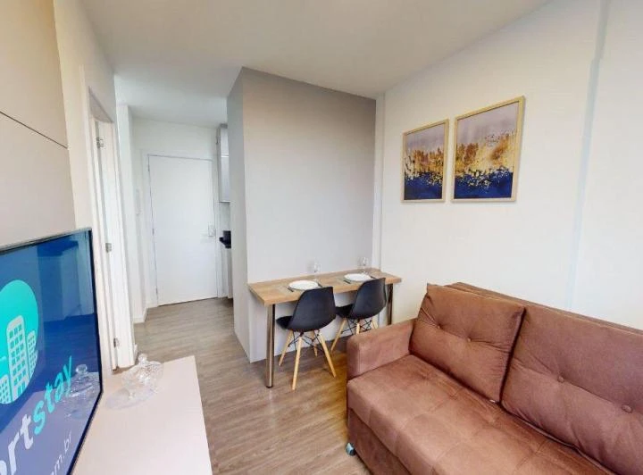 Furnished 1-bedroom apartment with compact kitchenette — photo 3