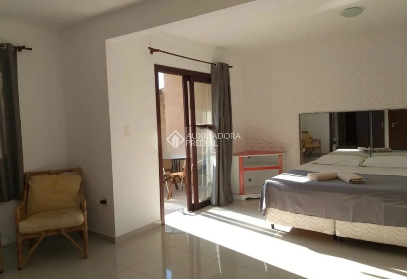 Casa amueblada de 415 m² con 6 dormitorios y 3 plazas — photo 7