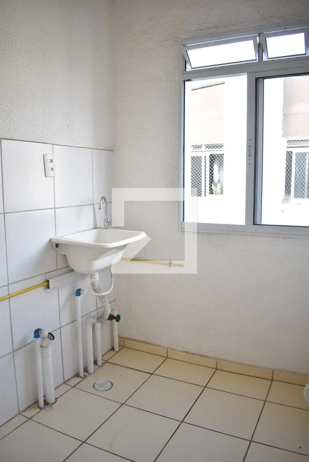 2-bedroom apartment in a building with a pool — photo 23