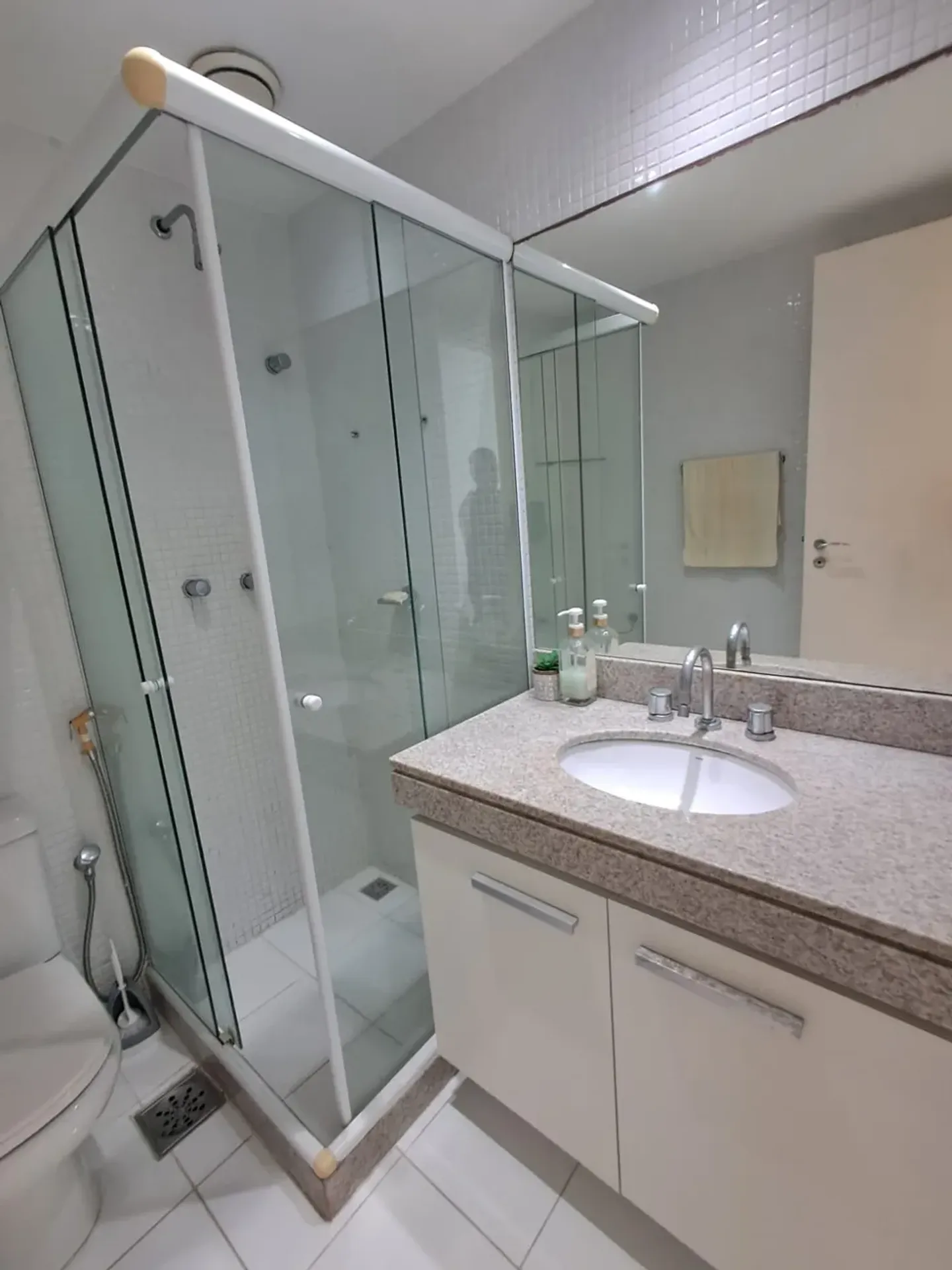 117 m² rental apartment with 3 bedrooms and 2 parking spots — photo 22