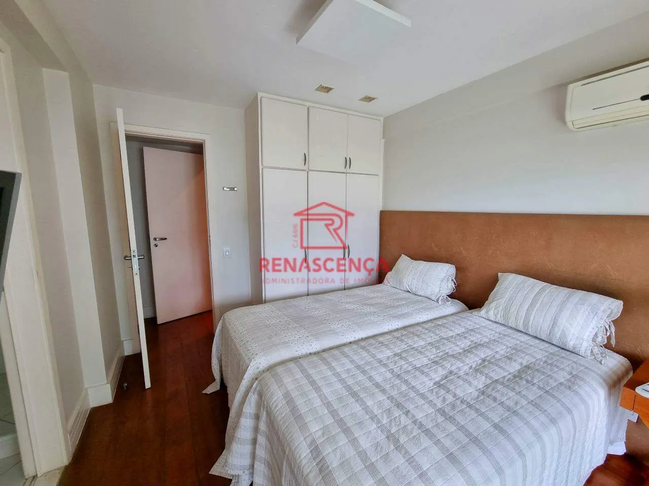 Furnished apartment with 3 bedrooms, 4 bathrooms and 2 parking — photo 9