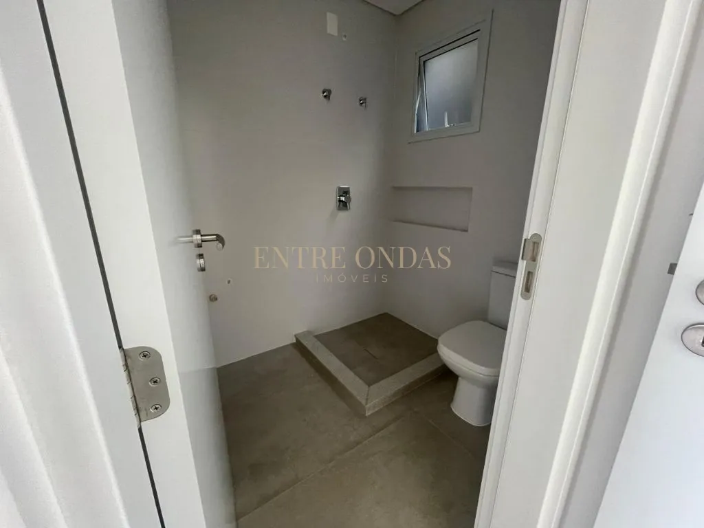 2-bedroom apartment with a washing machine in Florianópolis — photo 31