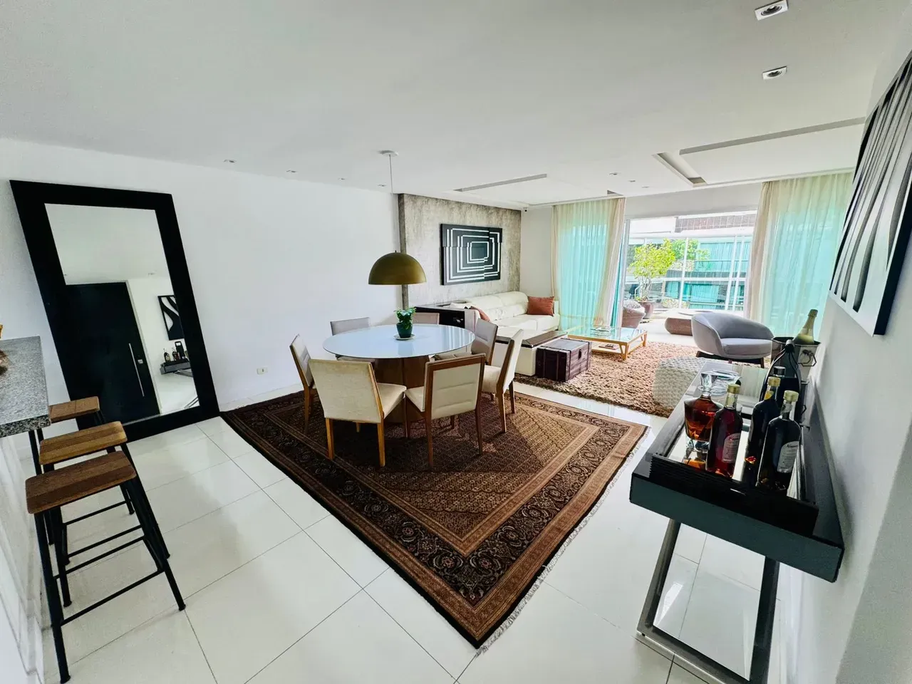 Furnished 3-bedroom apartment with open-plan kitchen — photo 10