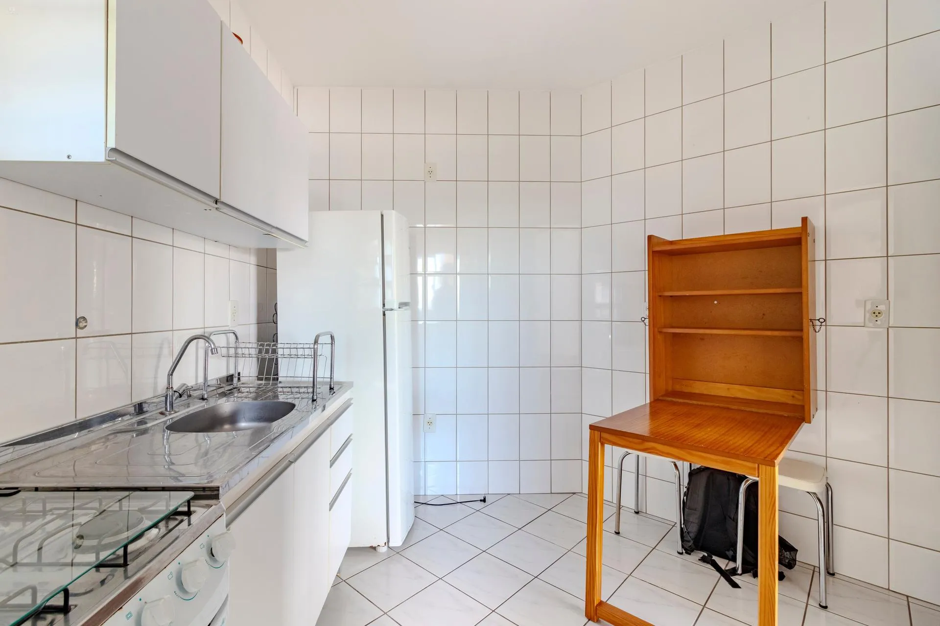 Apartment on the 4th floor with a grill on the balcony — photo 17