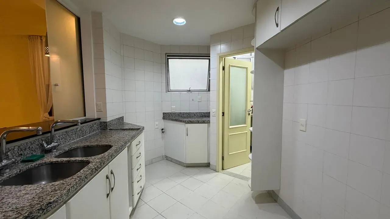 96 m² apartment with a walk-in closet and a home office — photo 29