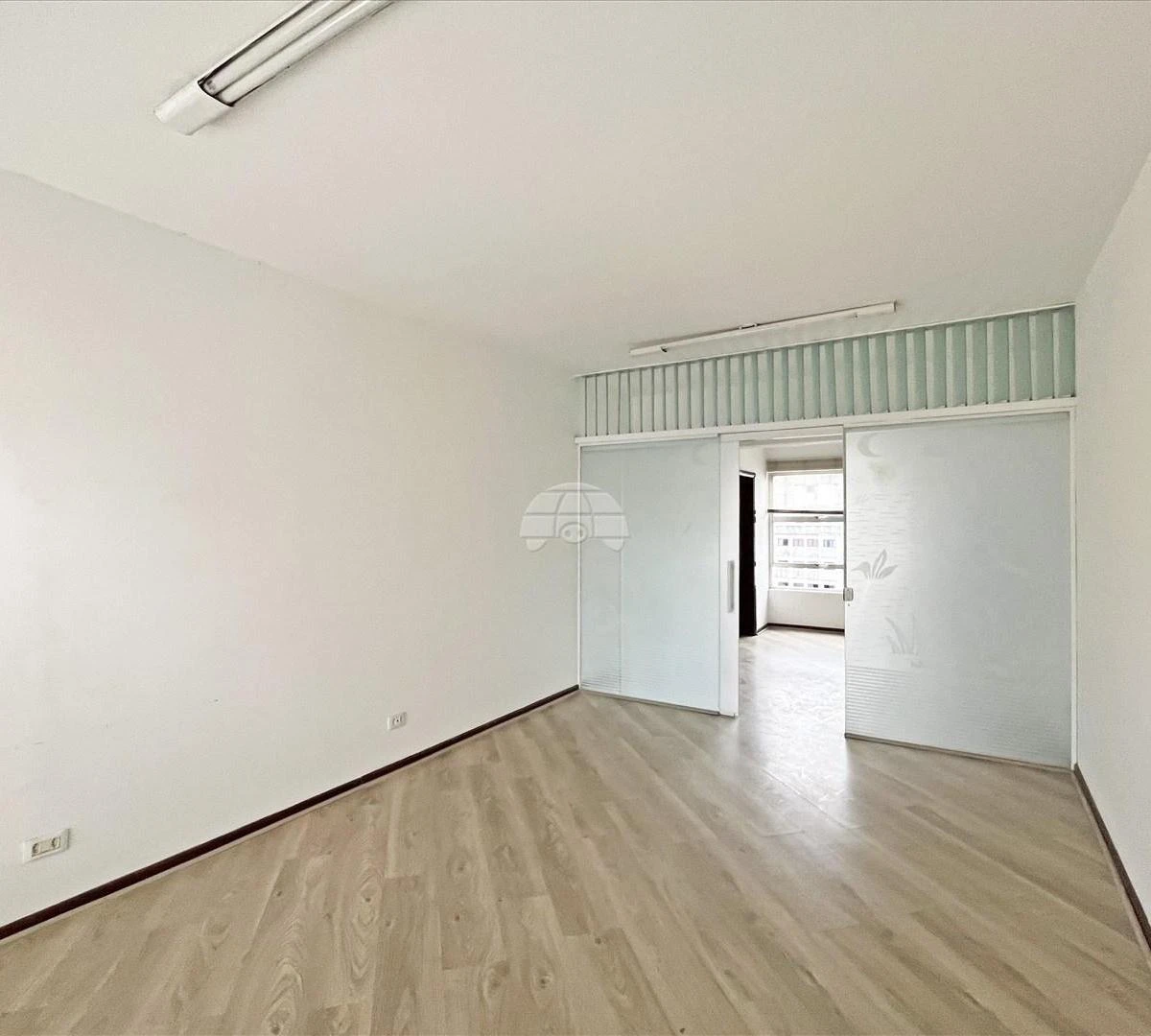 Departamento con piso de madera o laminado en Curitiba — photo 4