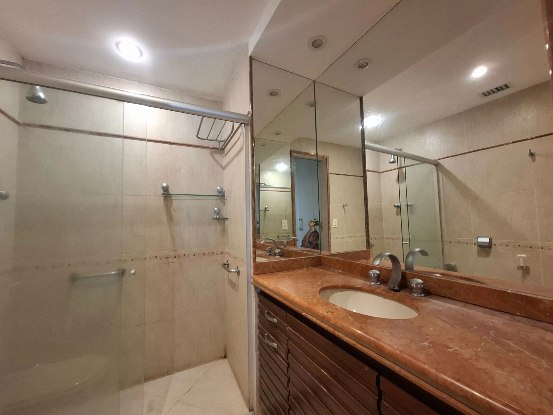 Floor-to-ceiling windows in a 3-bedroom apartment, 150 m² — photo 25