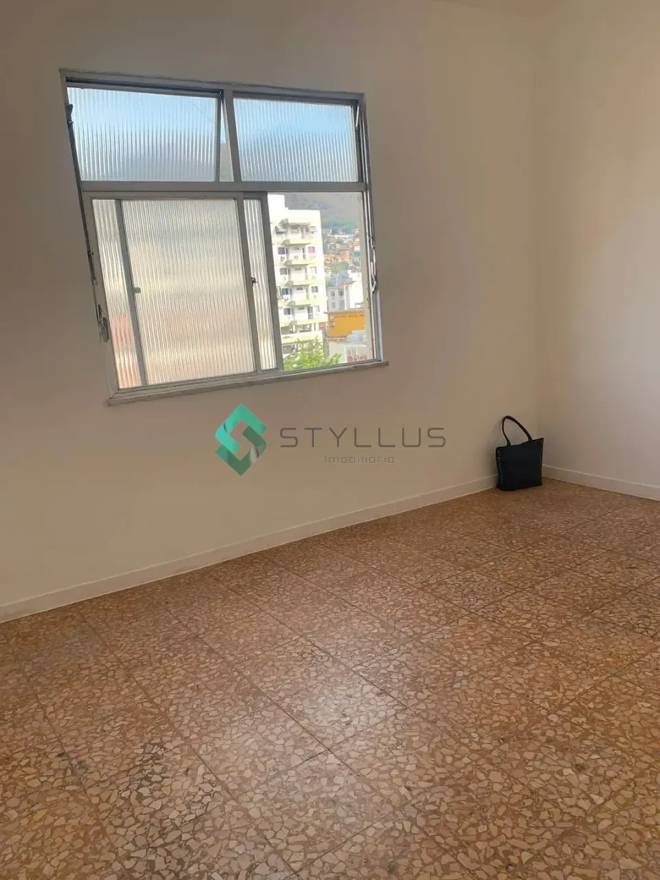 Unfurnished rental apartment with 2 bedrooms and 2 baths — photo 8