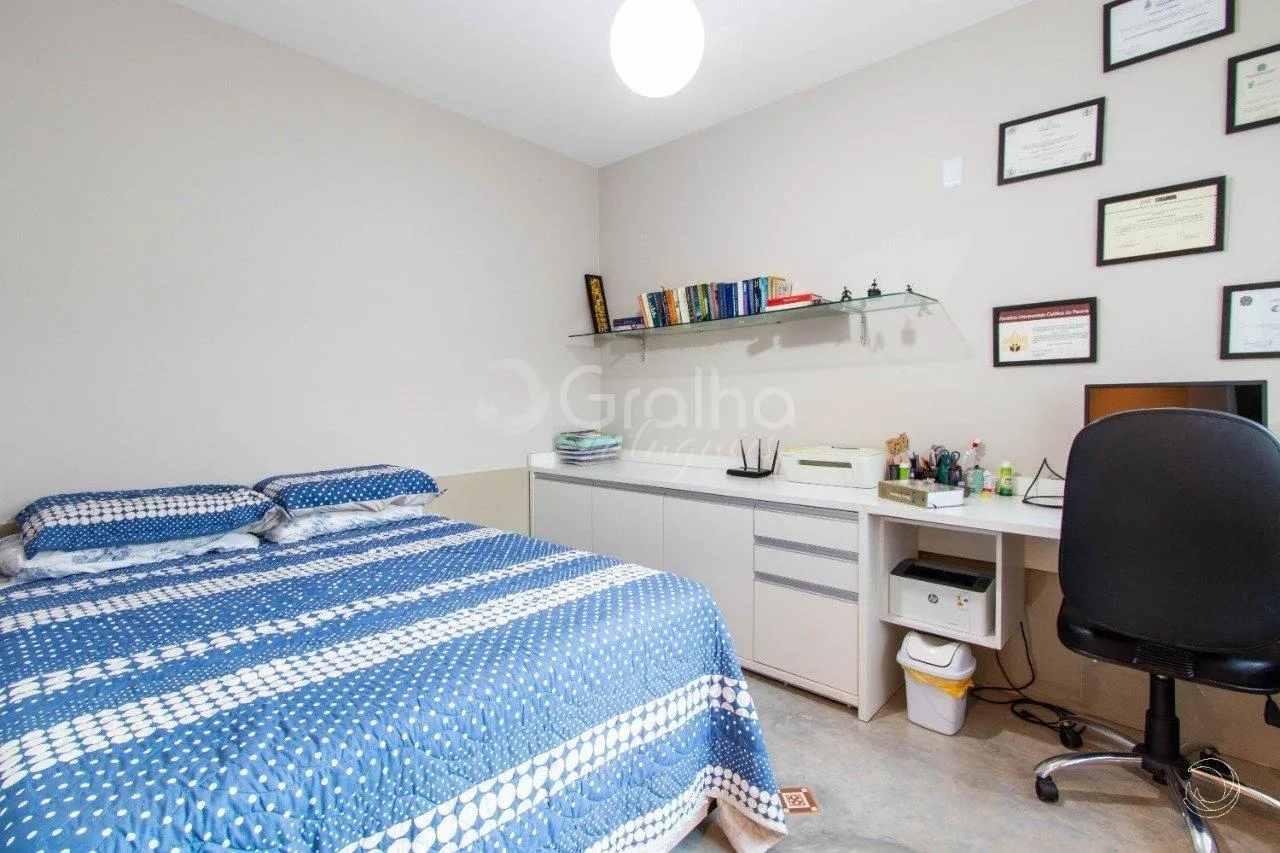 5-bedroom house with a fireplace in Florianópolis — photo 15