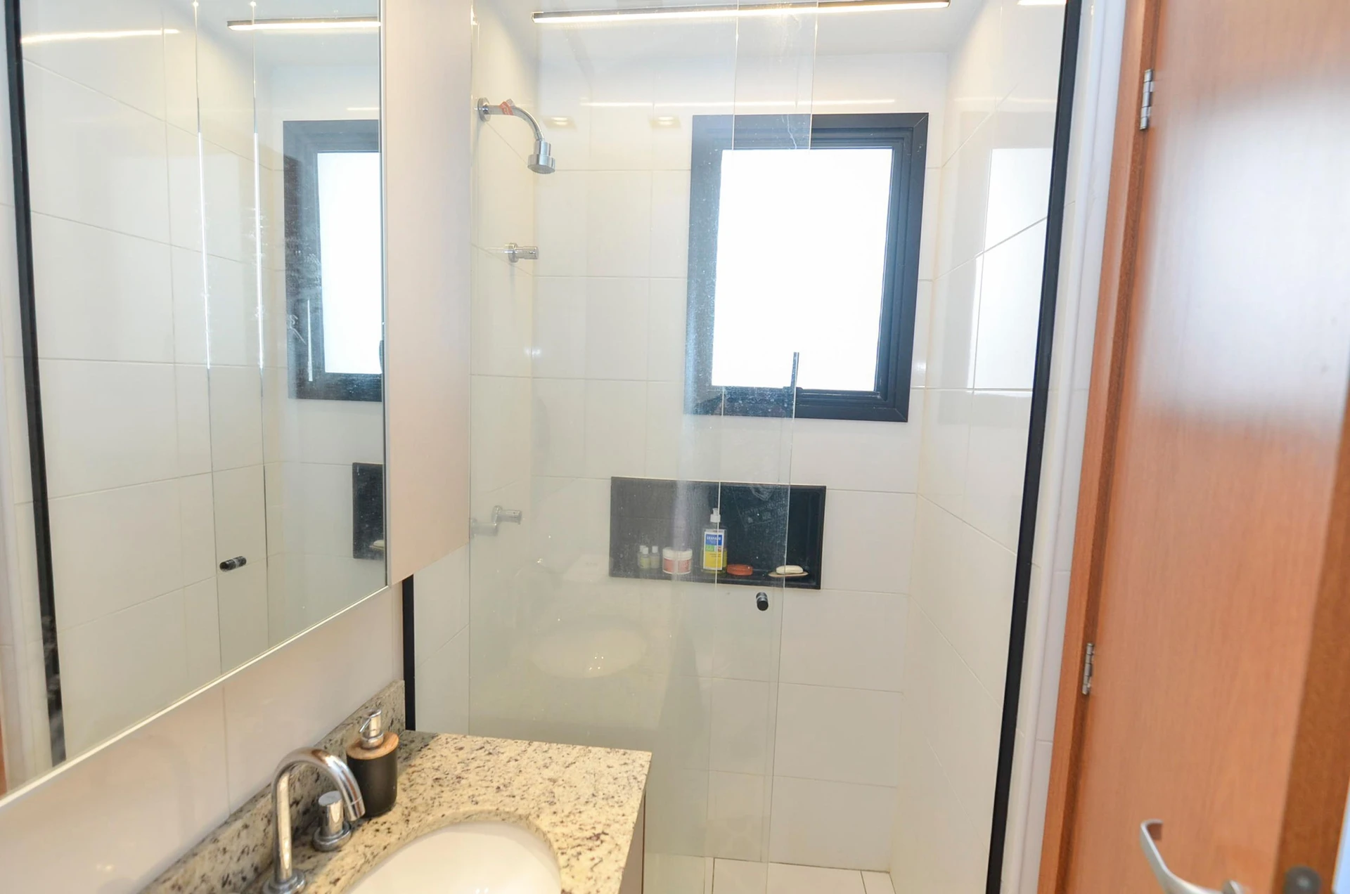 Furnished 3-bedroom apartment with balcony and BBQ grill — photo 51