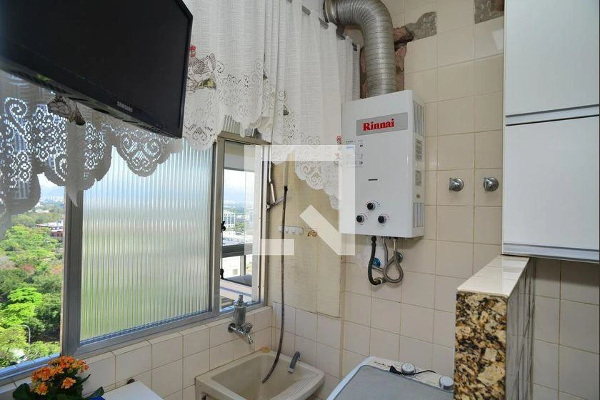 2-bedroom apartment with an en-suite bathroom — photo 13