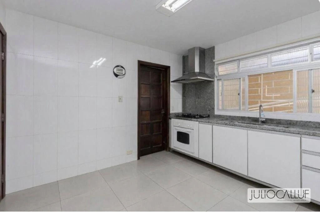 4-bedroom house with a washing machine in Curitiba — photo 24