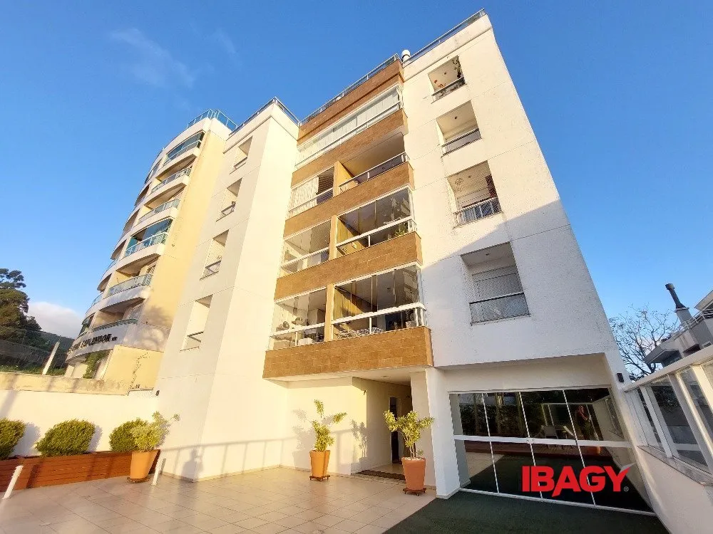 Furnished 145 m² apartment with 3 bedrooms and 2 parking — photo 23