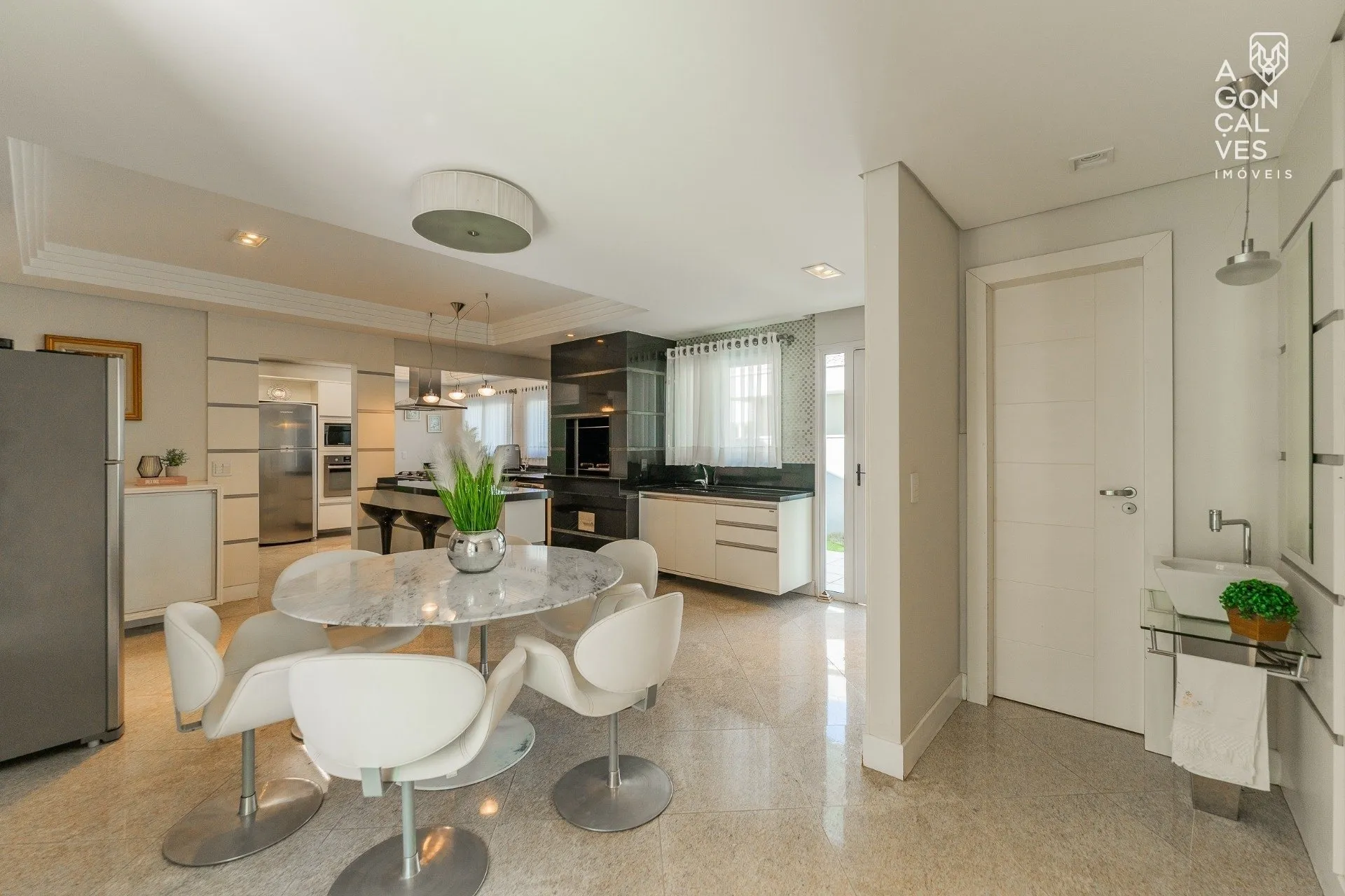 Furnished house with 3 bedrooms and 5 bathrooms — photo 20