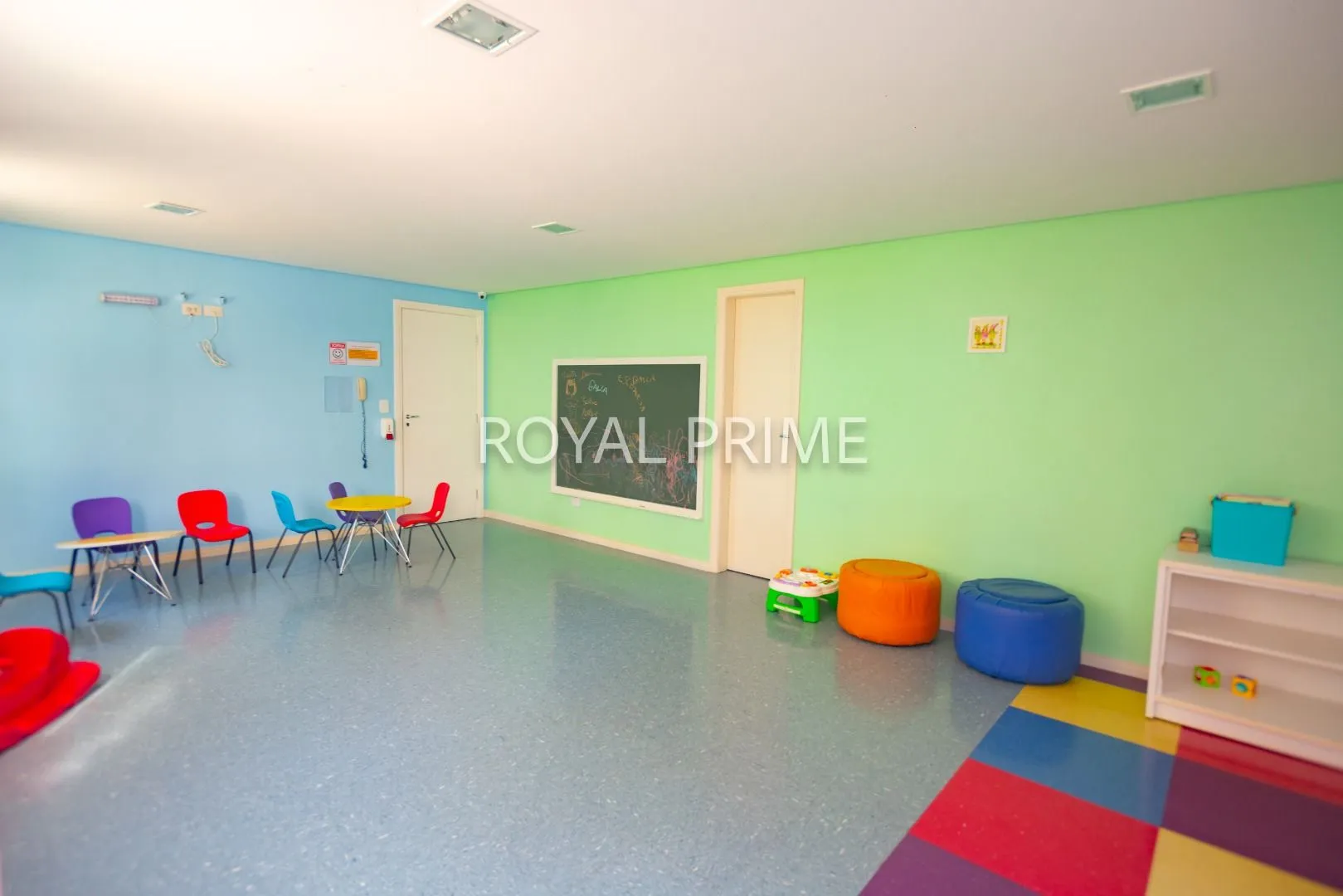 Apartamento de 3 dormitorios con cocina abierta y BBQ privado — photo 45