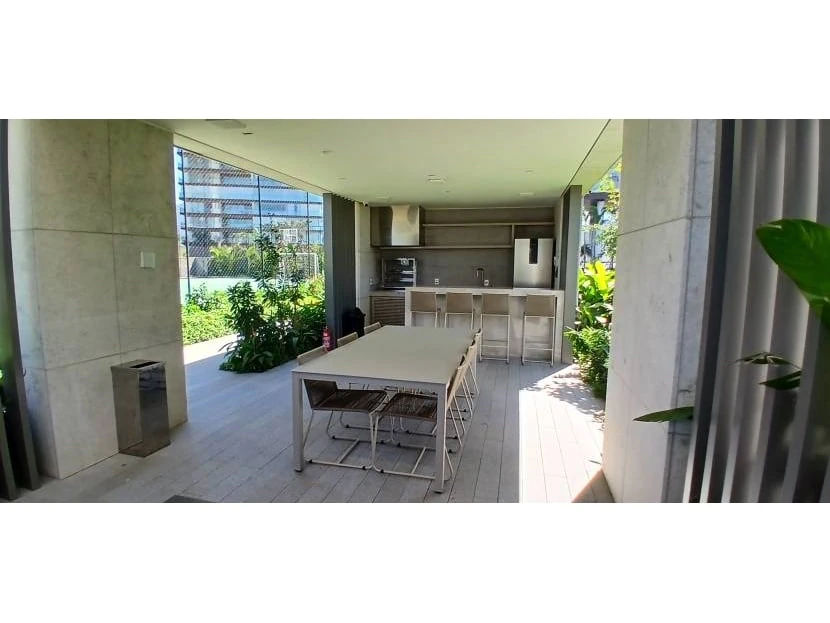 Unfurnished 3-bedroom apartment with 5 bathrooms — photo 26