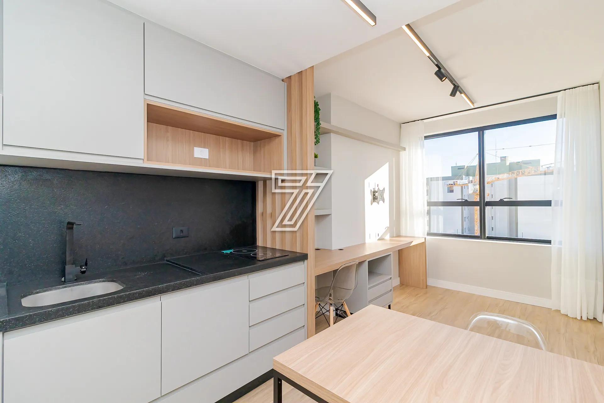 Floor-to-ceiling windows in a one-bedroom apartment, 29 m² — photo 10