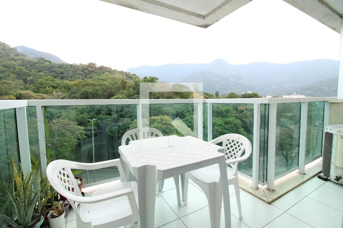 1-bedroom apartment with a glassed-in balcony