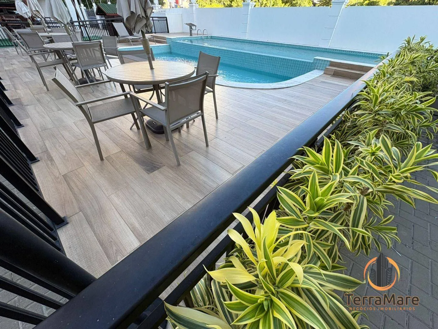 2-bedroom apartment in a building with a pool — photo 23