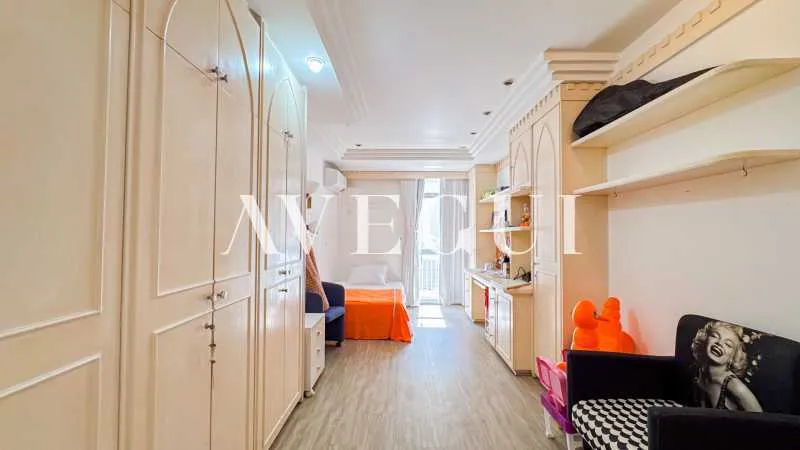 Житлова квартира з 5 спальнями-світами 363 м² — photo 2