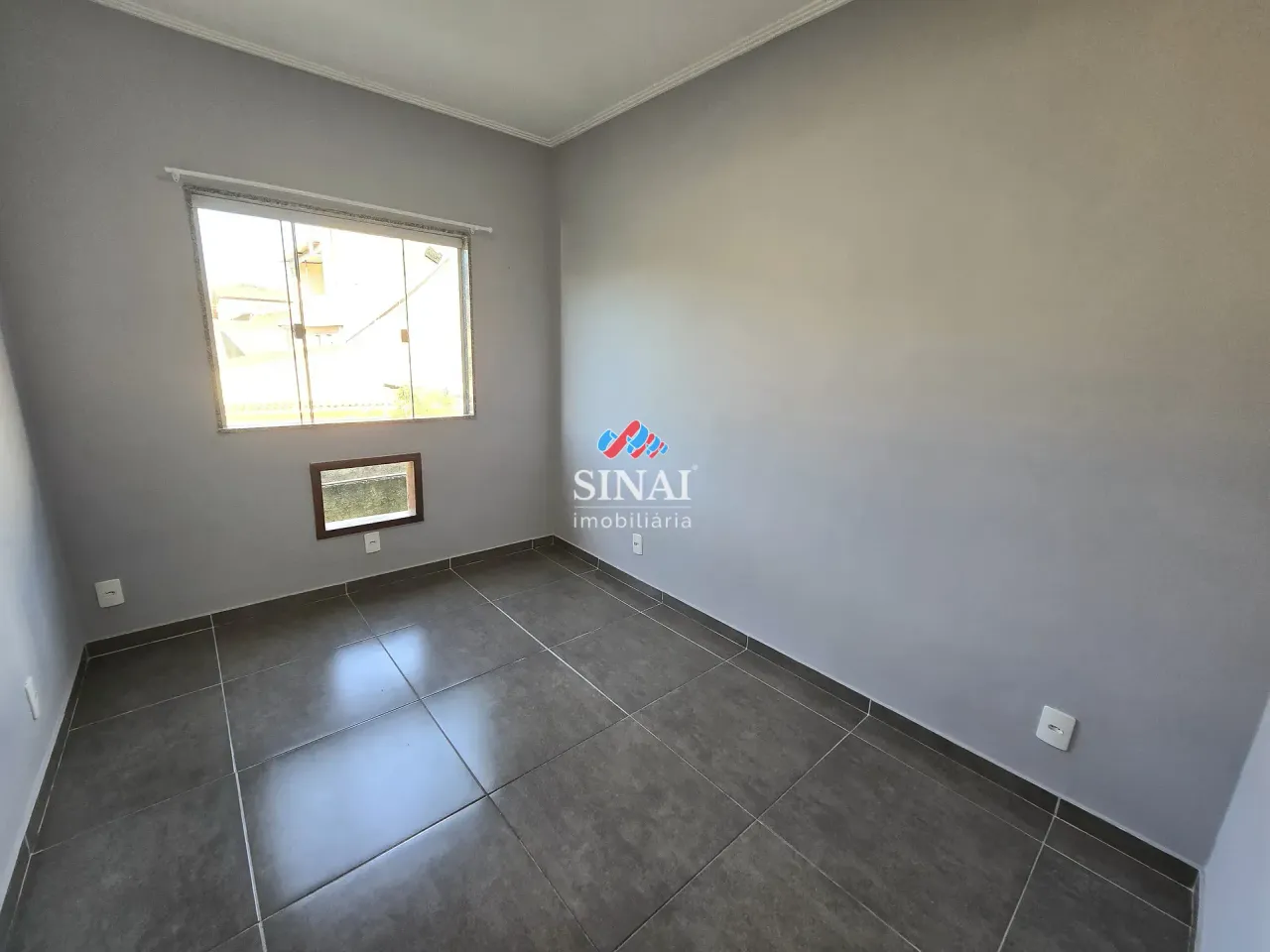 2-bedroom unfurnished apartment with a balcony — photo 20