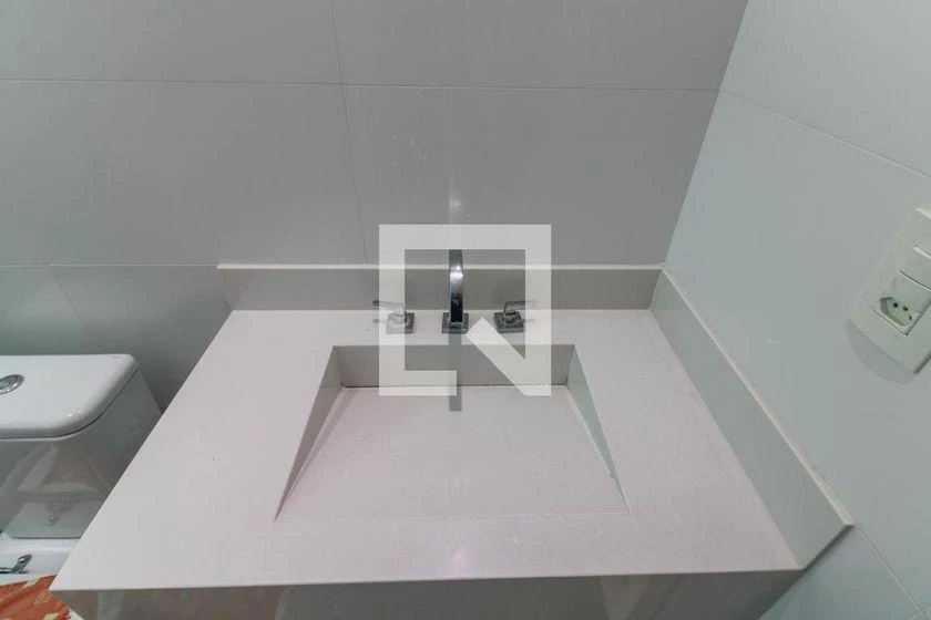 Condominium house with 5 bedrooms and 4 bathrooms — photo 47
